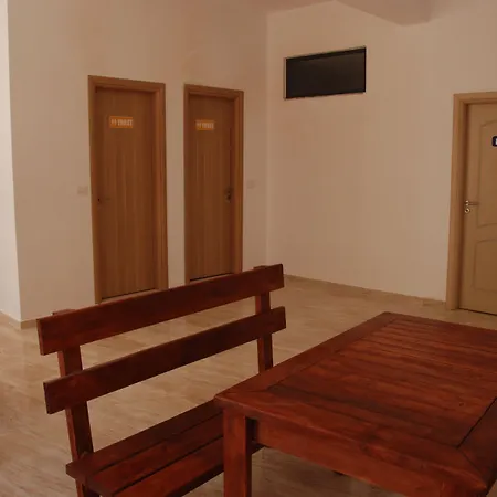 Wallaby Hostel-3